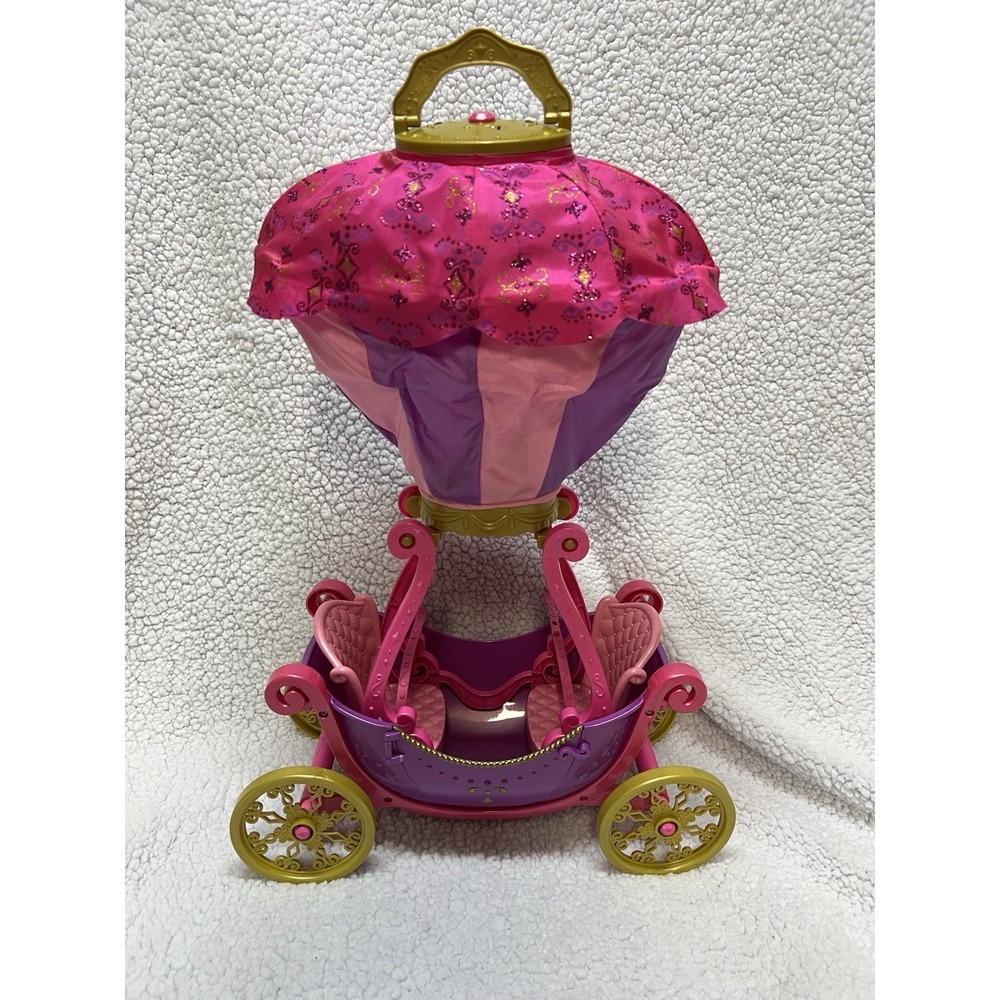Barbie and The Three Musketeers Magical Balloon Carriage